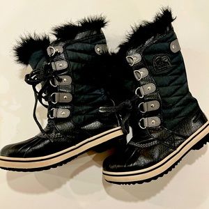 Kids Sorel Boots in almost unused condition!